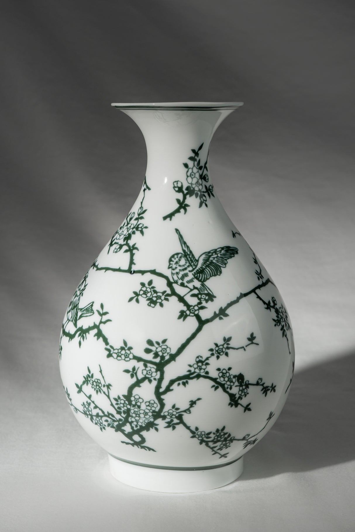 Whispering Bird Ceramic Vase – 23 cm