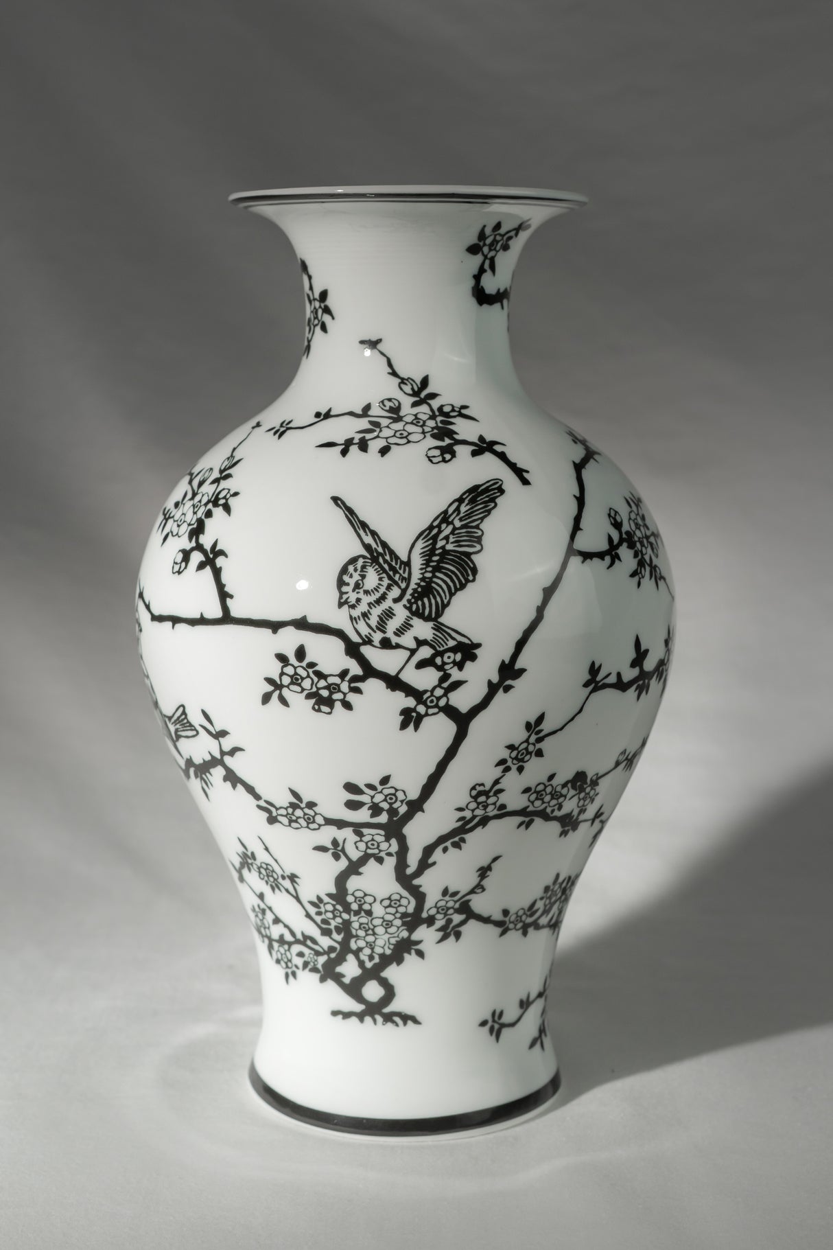 Monochrome Bird Ceramic Vase – 22 cm