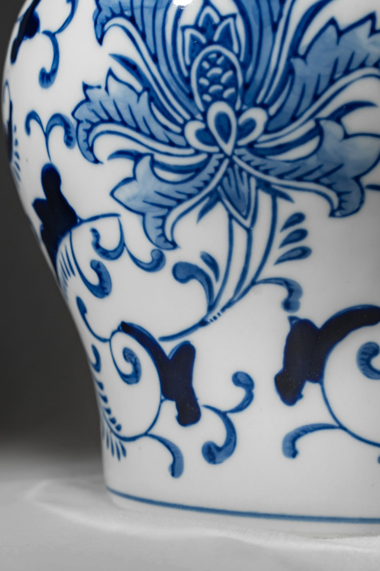 Blue Floral Lidded Jar – 26 cm