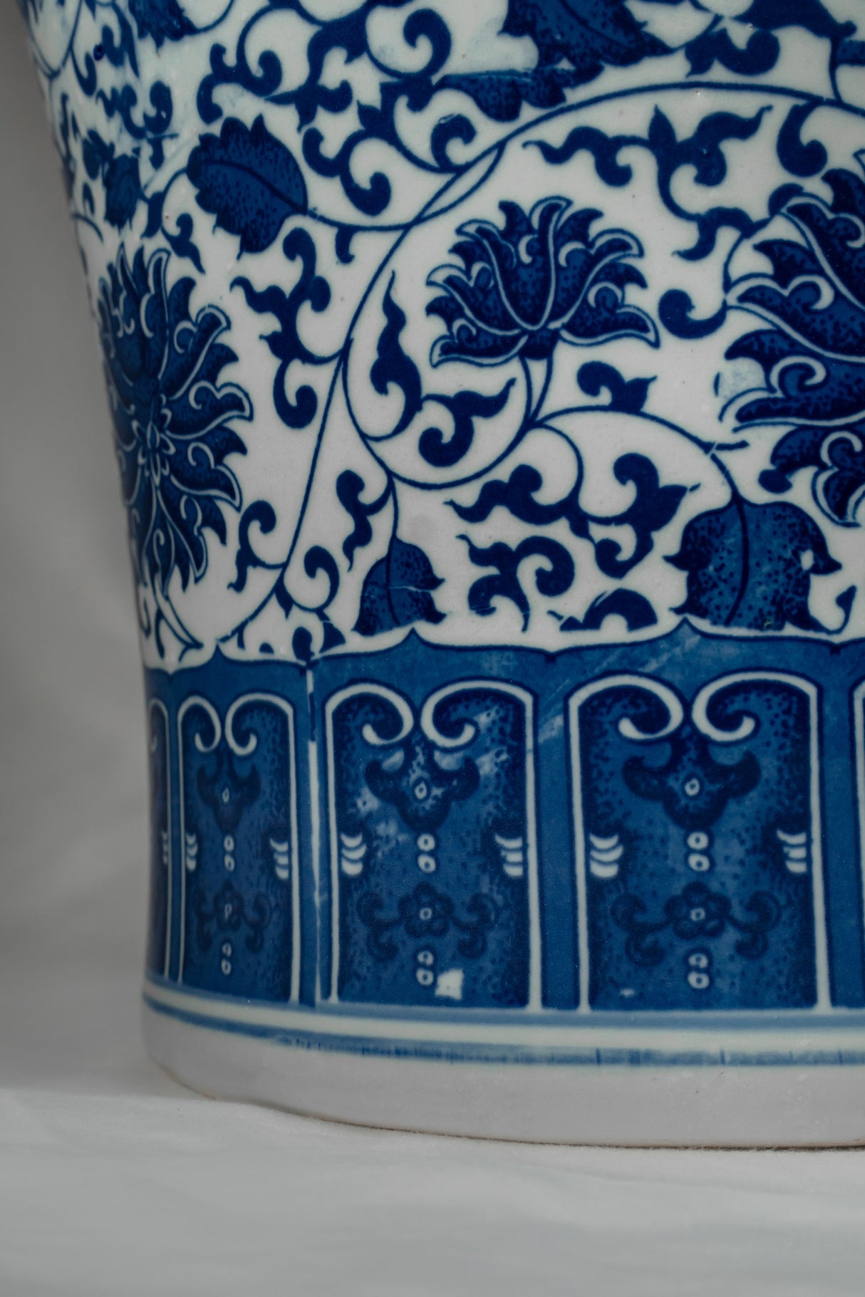 Royal Indigo Grand Porcelain Vase – 68 cm