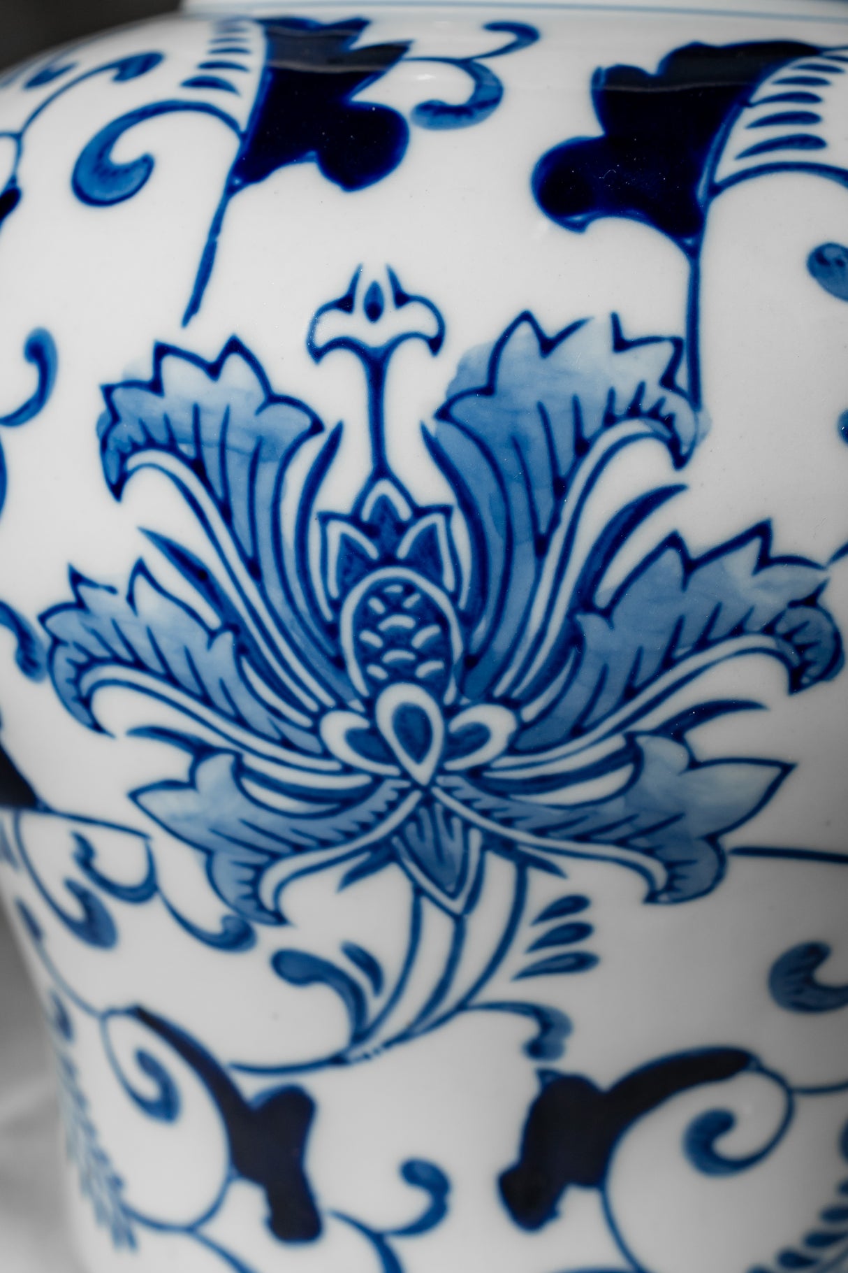 Blue Floral Lidded Jar – 26 cm