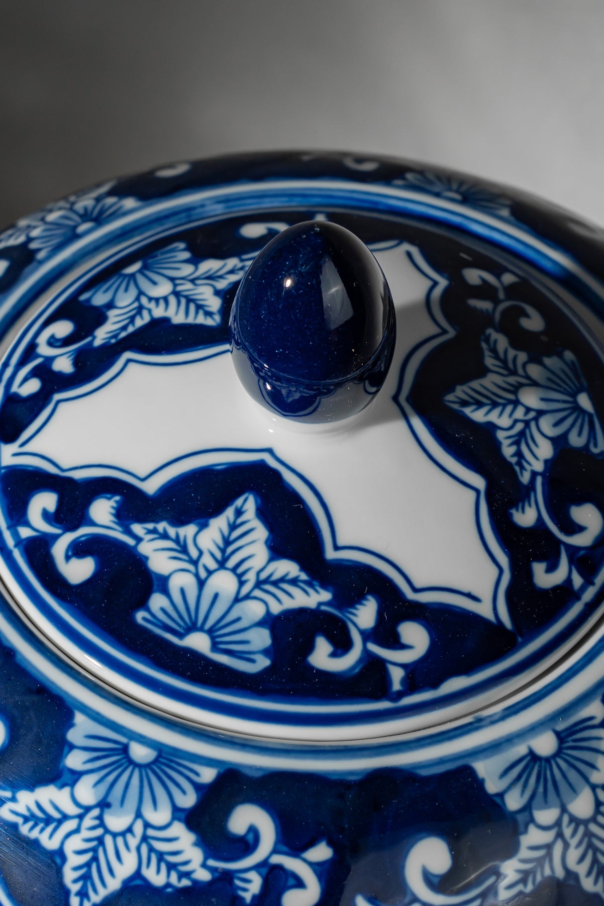 Royal Blossom Lidded Ceramic Jar – 32 cm