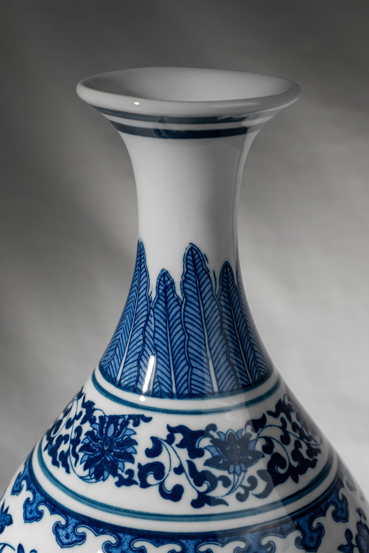 Floral Harmony Ceramic Vase – 23 cm