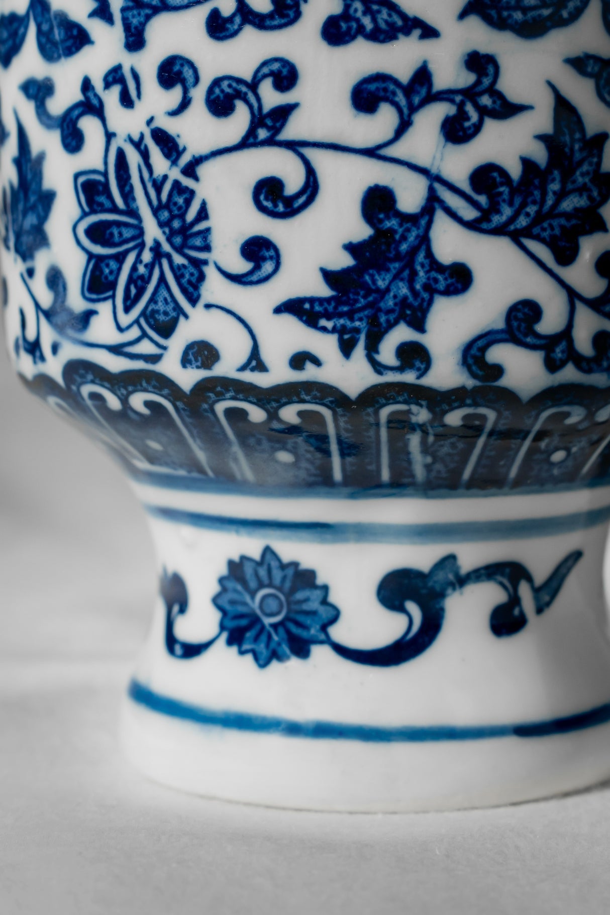 Royal Indigo Square Porcelain Vase – 16 cm
