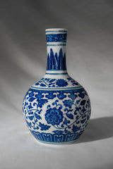 Royal Indigo Bottle-Neck mini Porcelain Vase – 16 cm