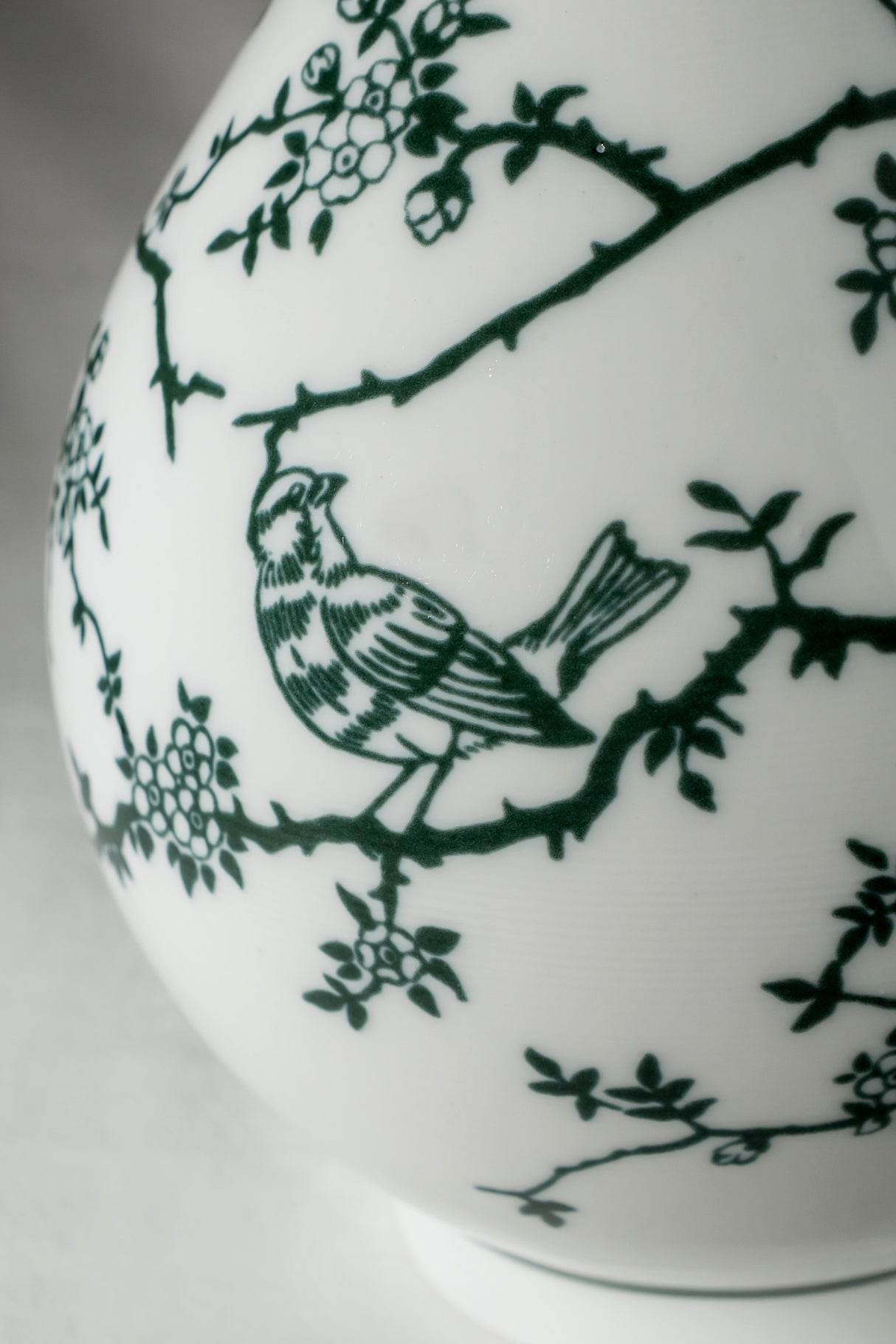 Whispering Bird Ceramic Vase – 23 cm