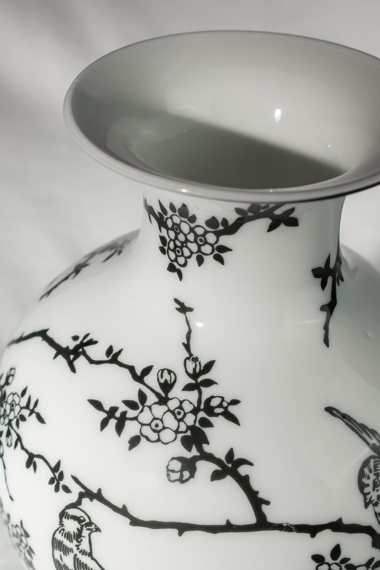 Monochrome Bird Ceramic Vase – 22 cm