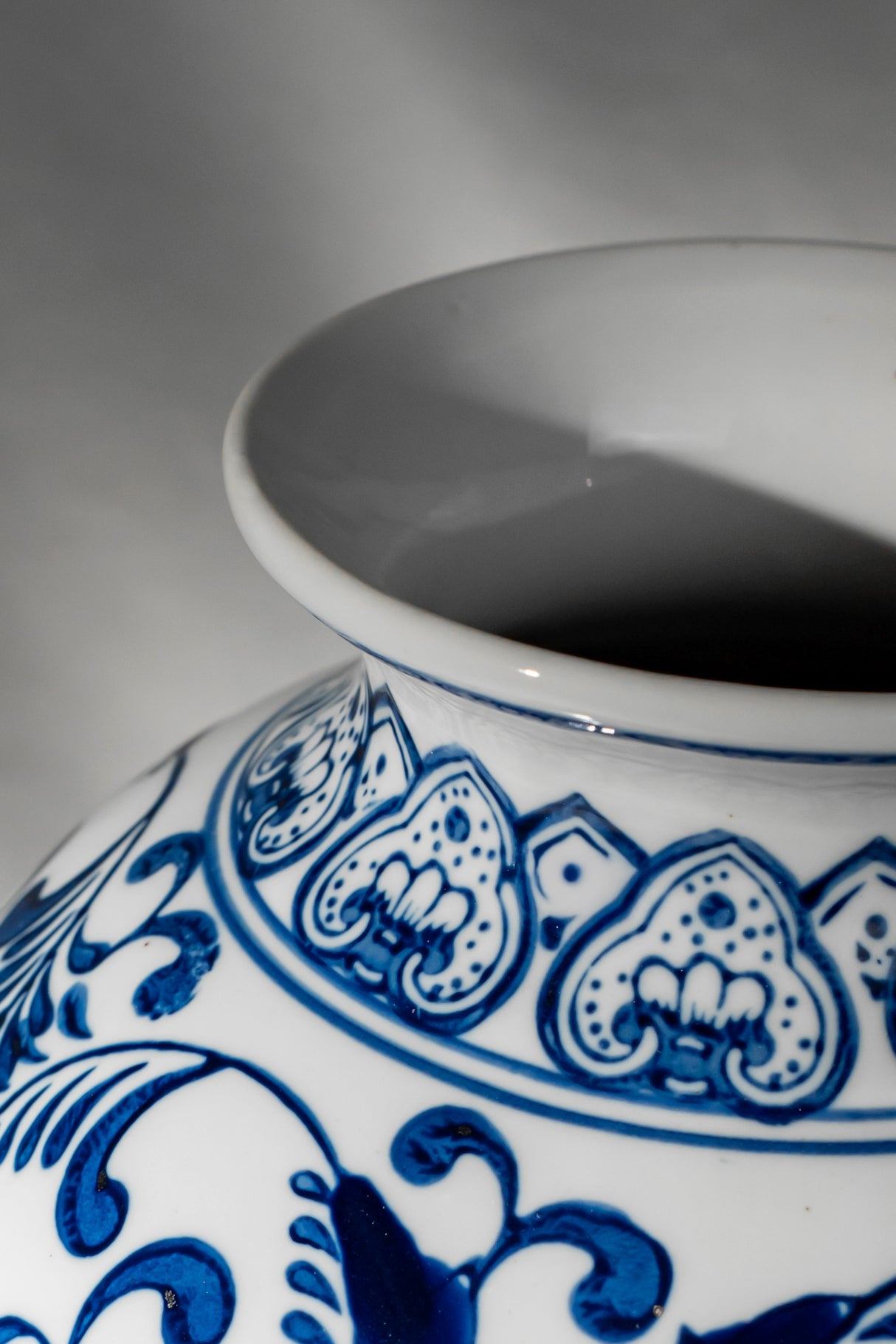 Classic Blue Floral Ceramic Vase – 25 cm