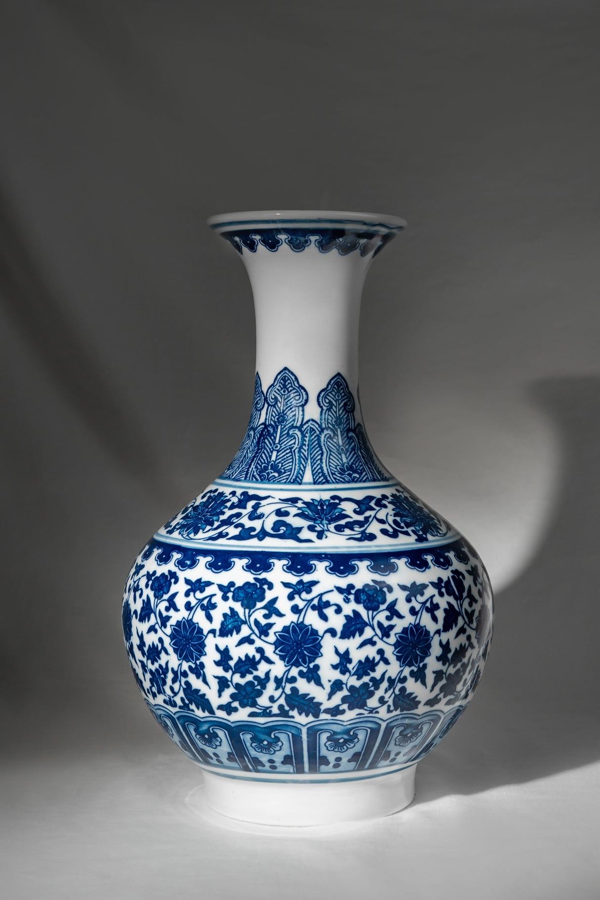 Royal Indigo Petite Porcelain Vase – 32 cm
