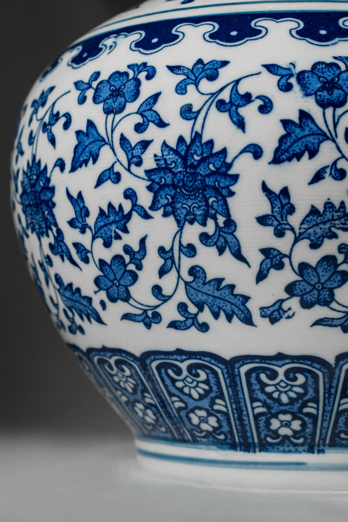 Royal Indigo Curved Porcelain Vase – 28 cm