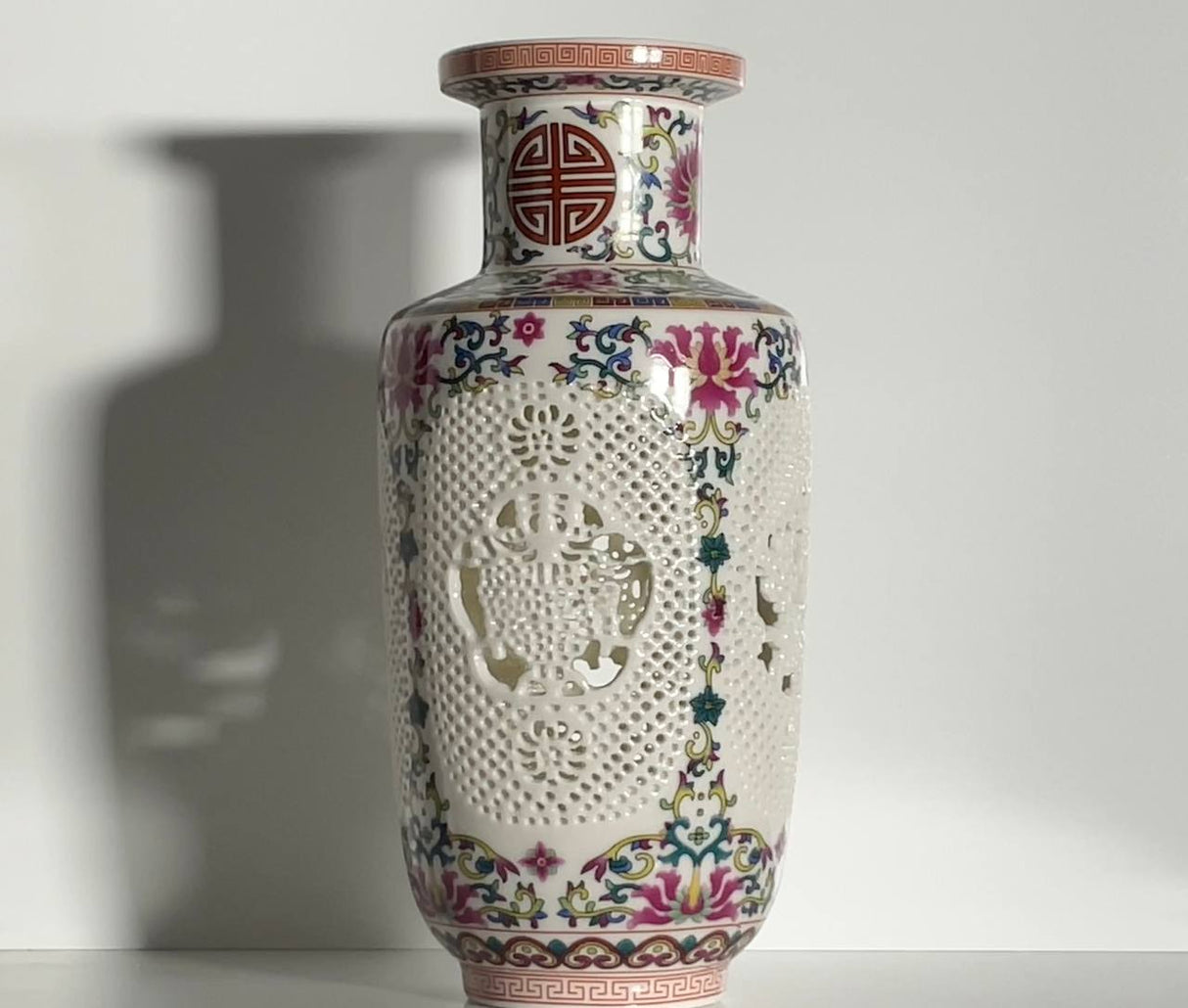 Regal Harmony Porcelain Vase – 24 cm