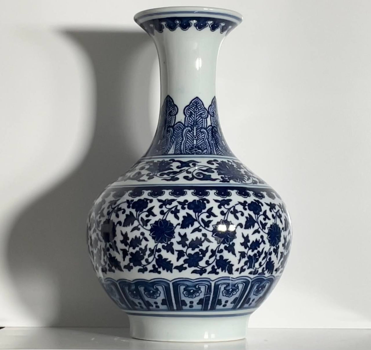 Royal Indigo Petite Porcelain Vase – 18 cm